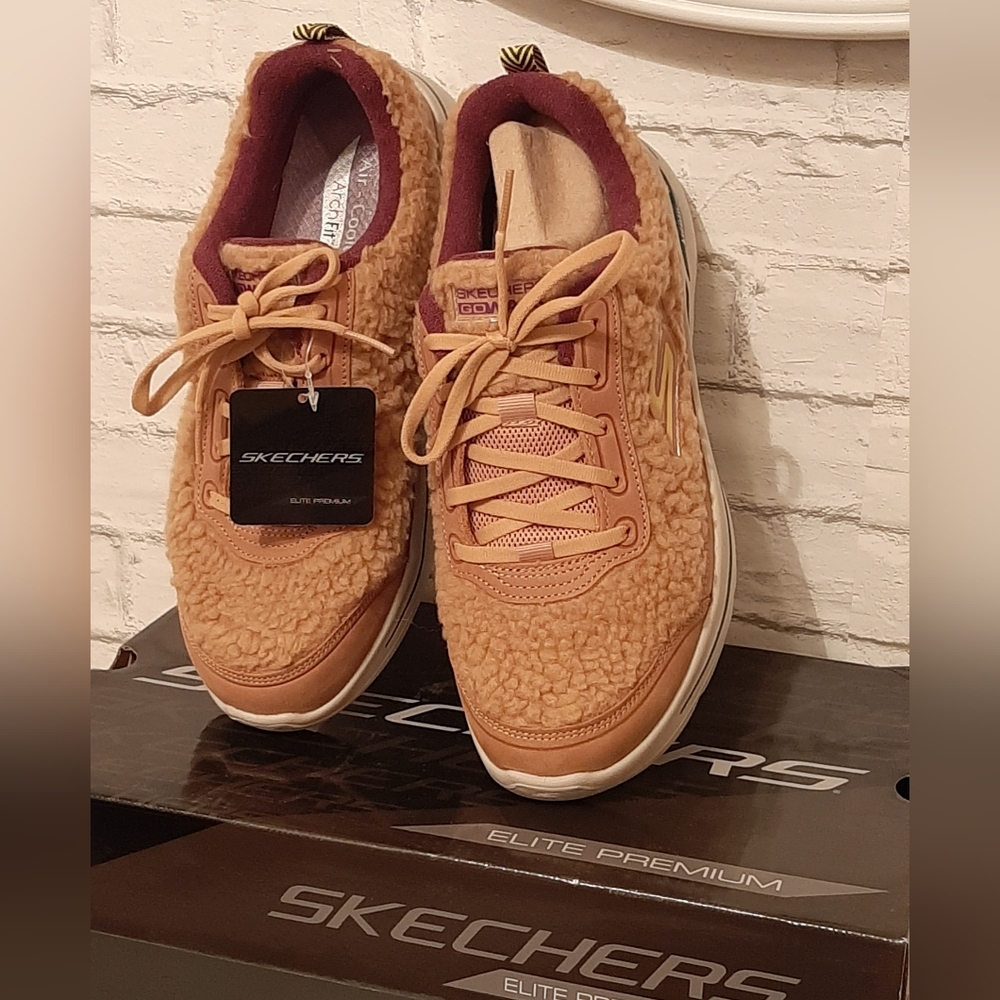 Sketchers Go Walk Arch Fit Elite Premium Running Shoes size 8
